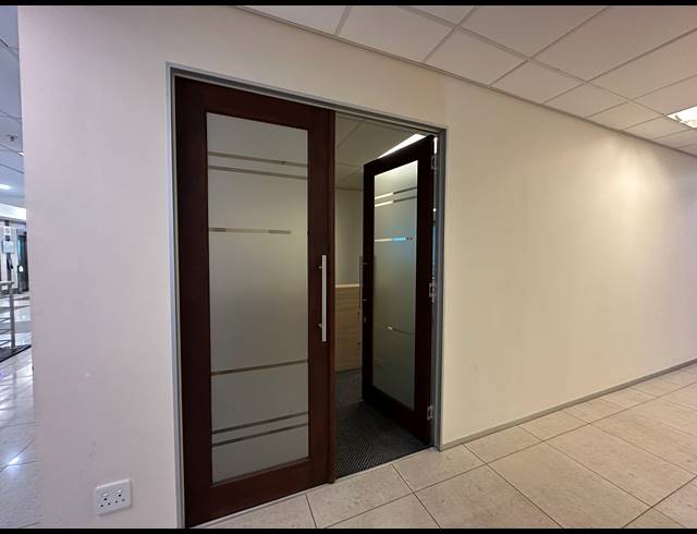 66M² OFFICE TO LET IN SANDTON CENTRAL